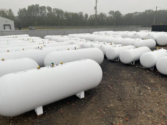 1000 gallon above & below ground propane tank - Image 2